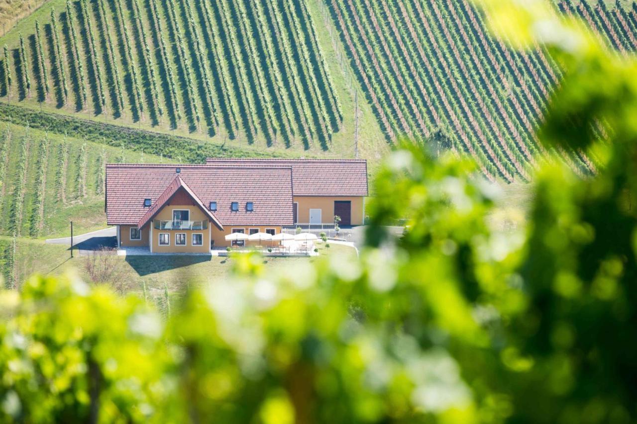 Weingut-Gaestezimmer Uhl Ratsch an der Weinstrasse Exterior photo